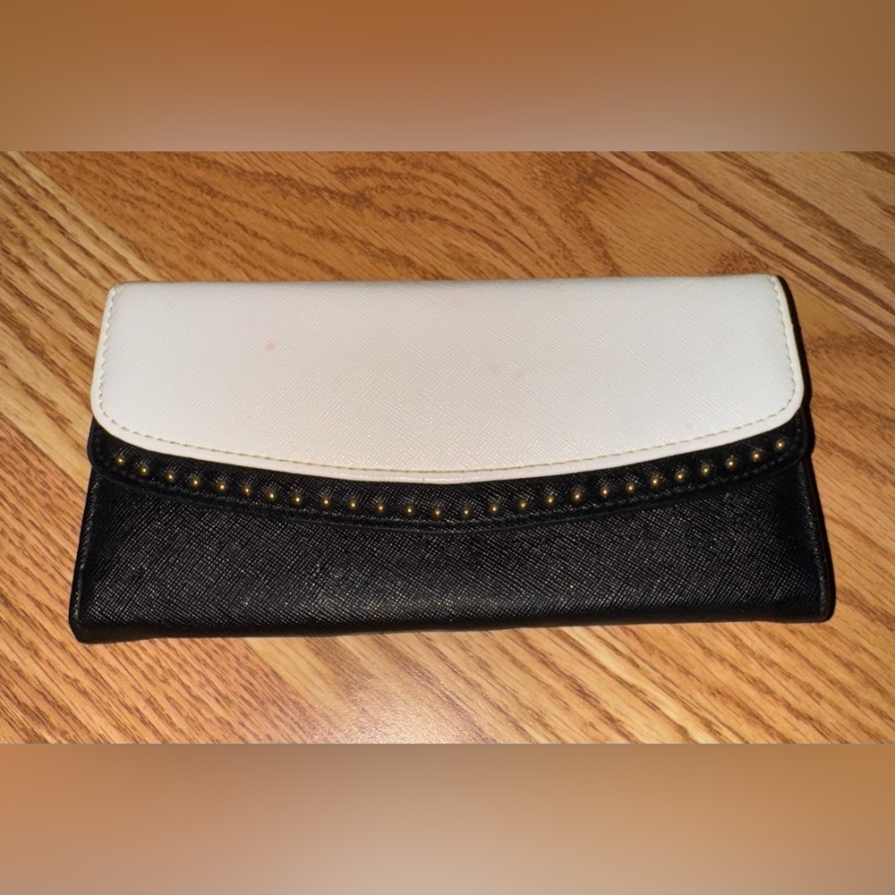 Black & White Wallet EUC
